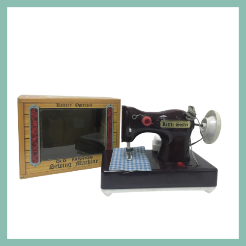 OLD FASHION SEWING MACHINE