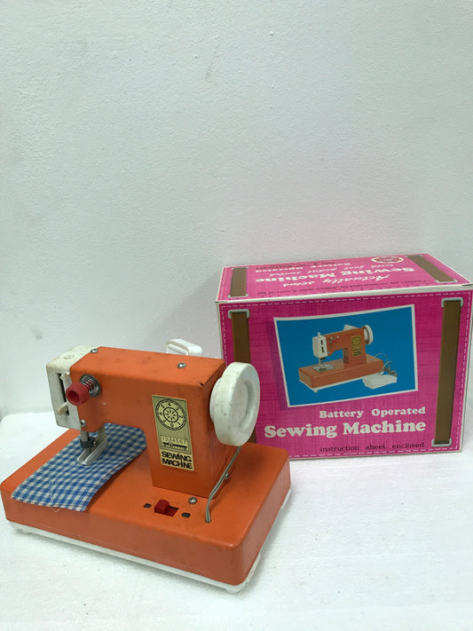 SEWING MACHINE